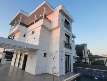 Villa Zu Verkaufen In Altinkum, Didim 4 In 1 Mit Pool