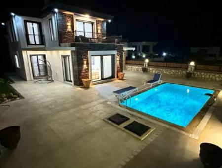 4 In 1 Voll Möblierte Freistehende Villa Mit Pool In Didim Efeler